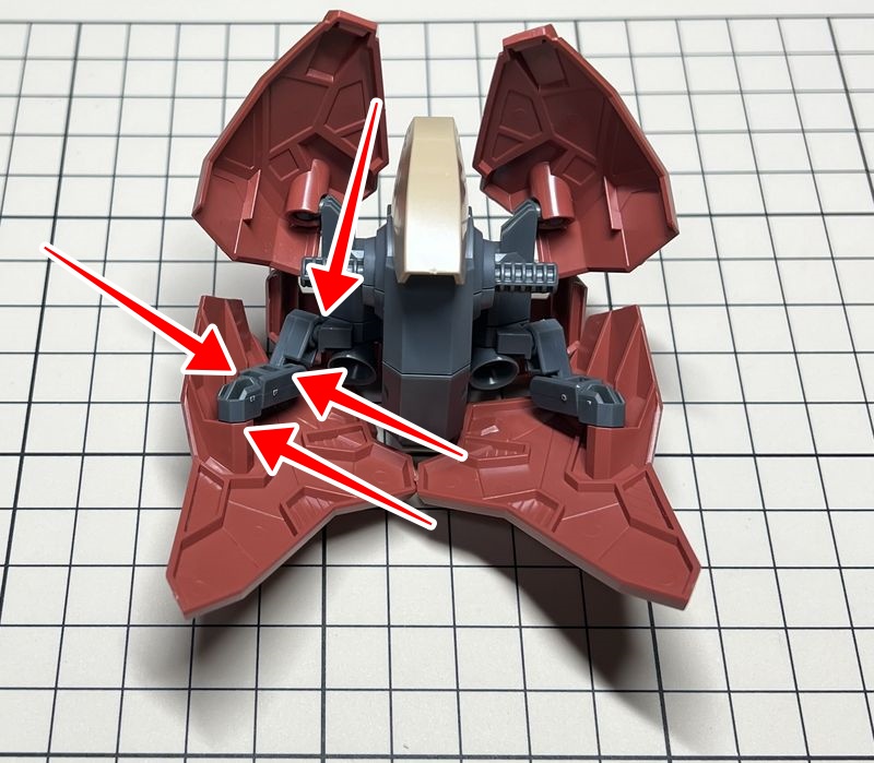 HGUCメッサー素組み完成11
リアアーマーの可動について