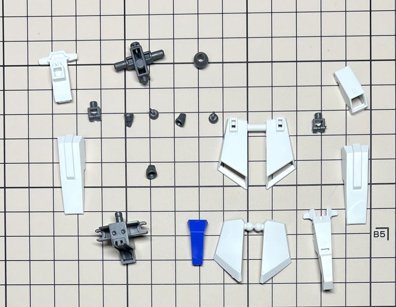 HGUCZガンダム組み立て腰部01